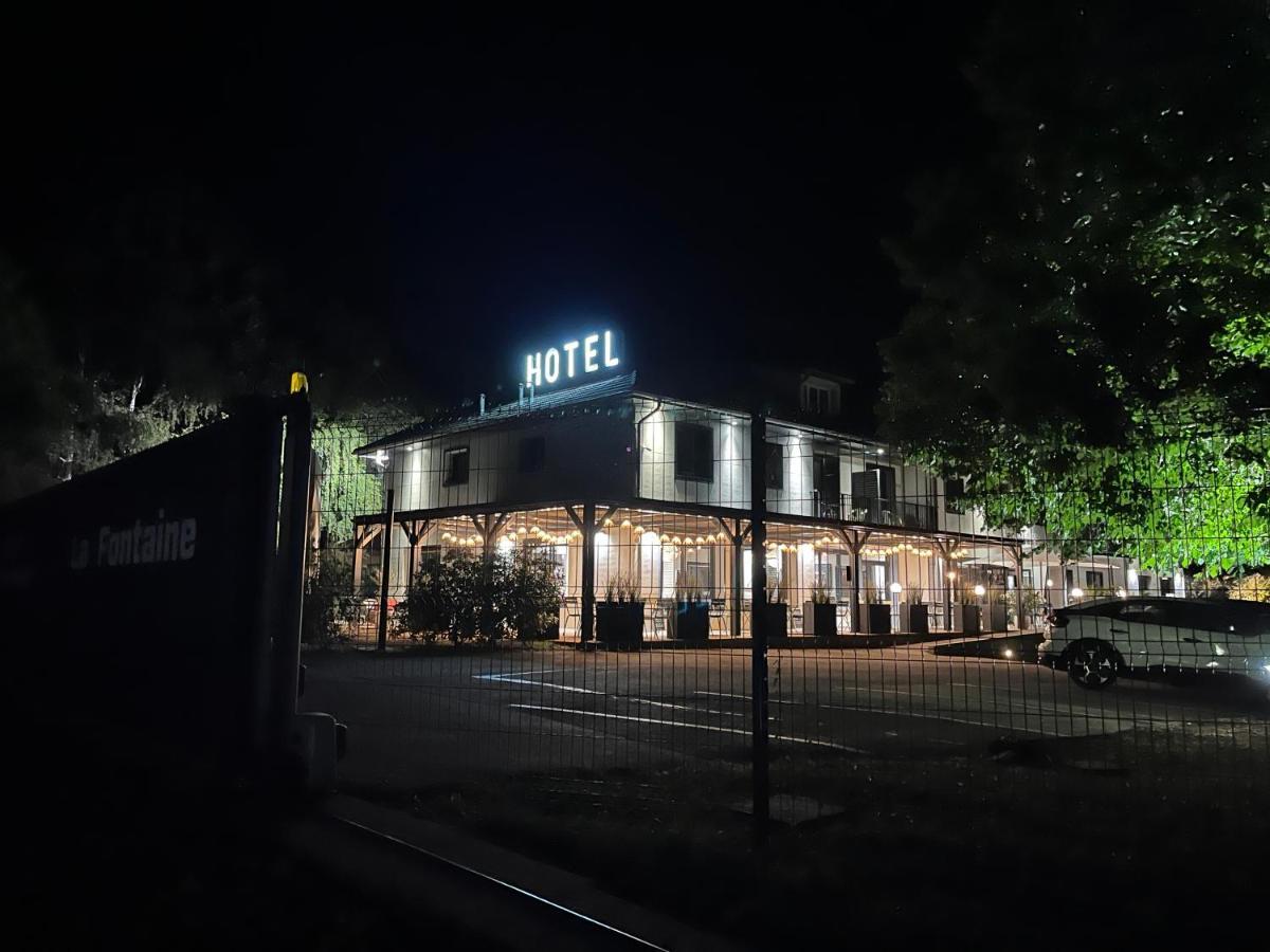 Hotel Logis Restaurant La Fontaine Mantry Exterior photo